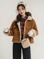 Load image into Gallery viewer, Retro Shearling Jacket